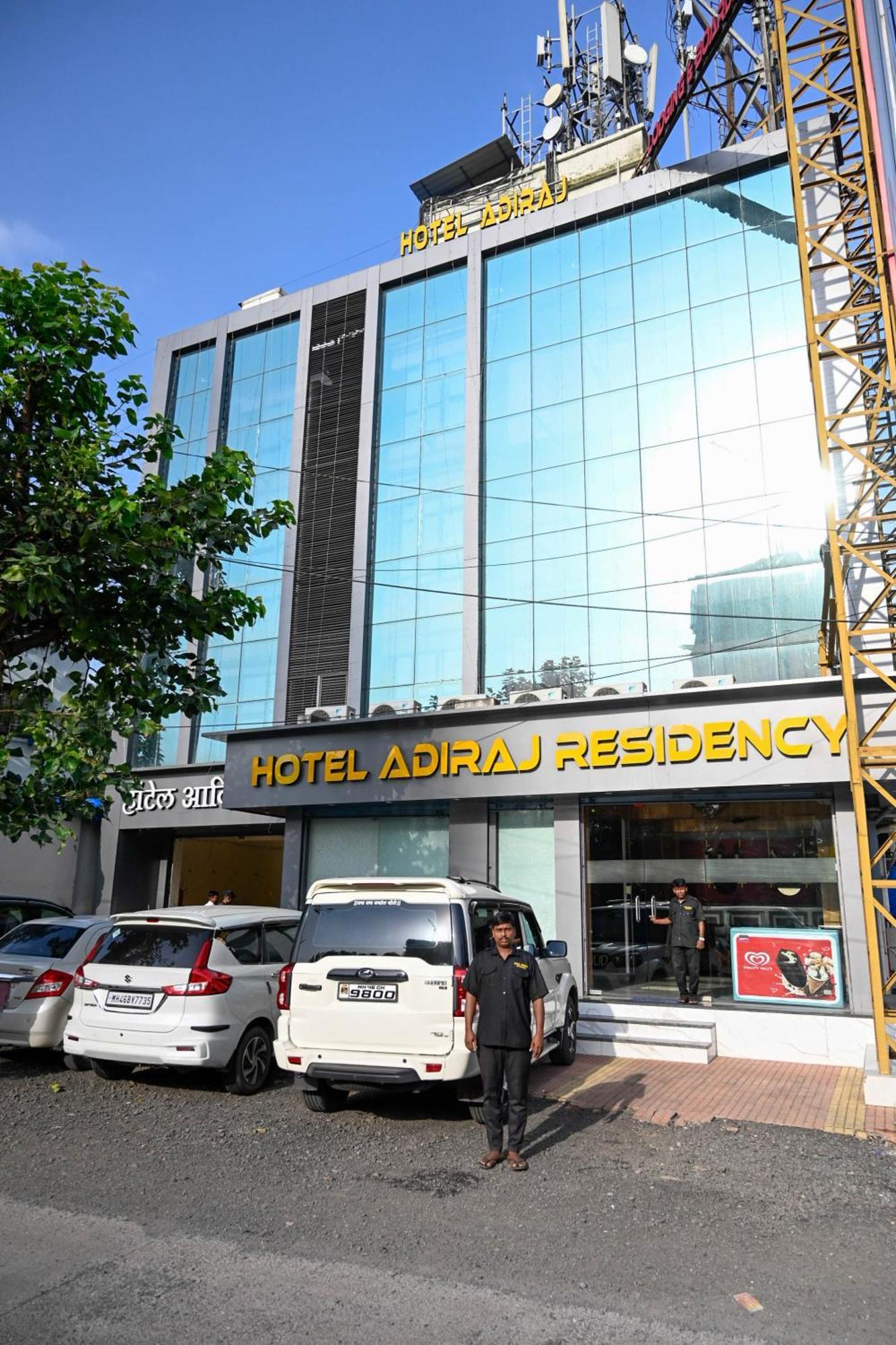 ホテル Adiraj Residency ナビムンバイ エクステリア 写真
