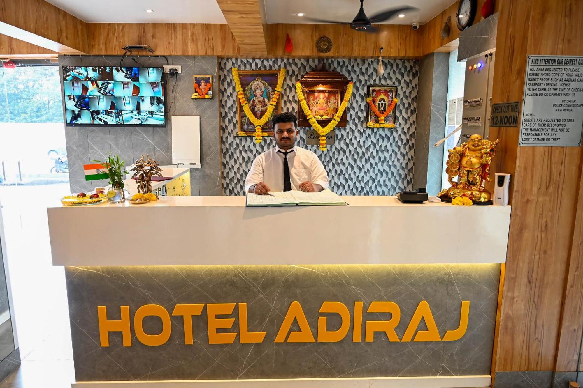 ホテル Adiraj Residency ナビムンバイ エクステリア 写真