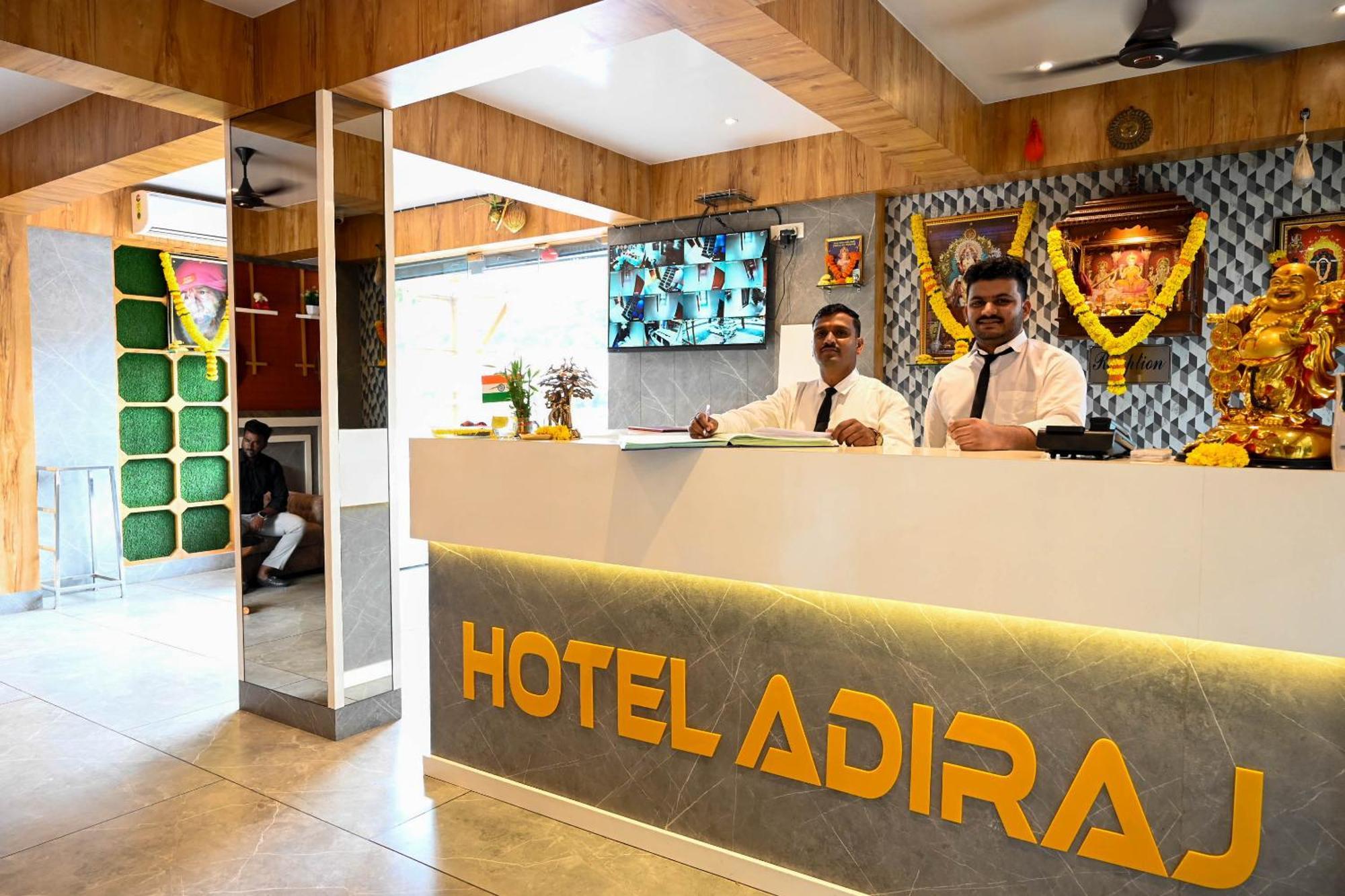 ホテル Adiraj Residency ナビムンバイ エクステリア 写真