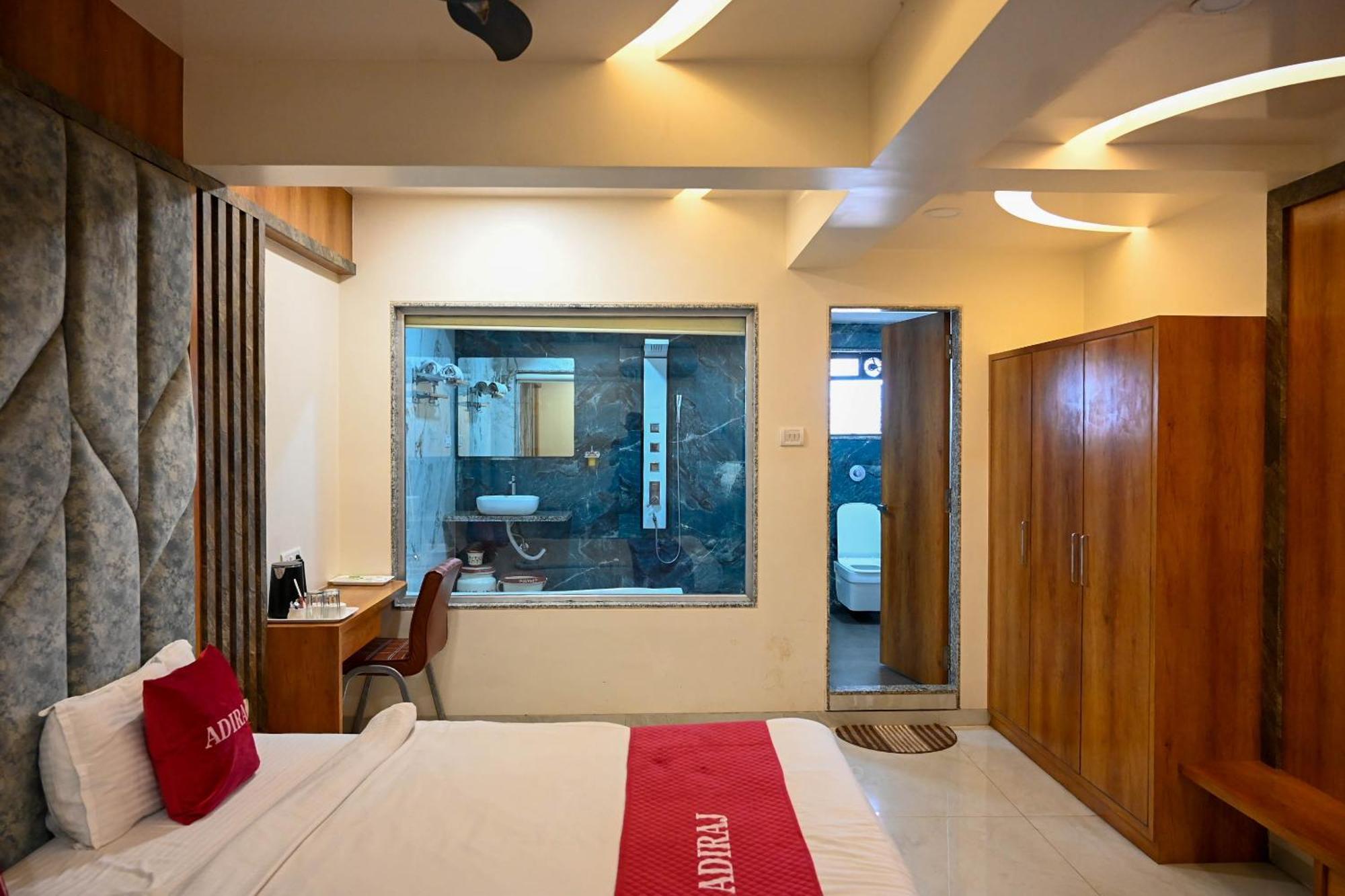 ホテル Adiraj Residency ナビムンバイ エクステリア 写真